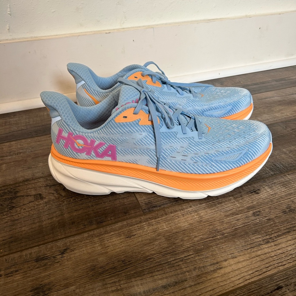 HOKA Clifton 9
Women's Running Shoes